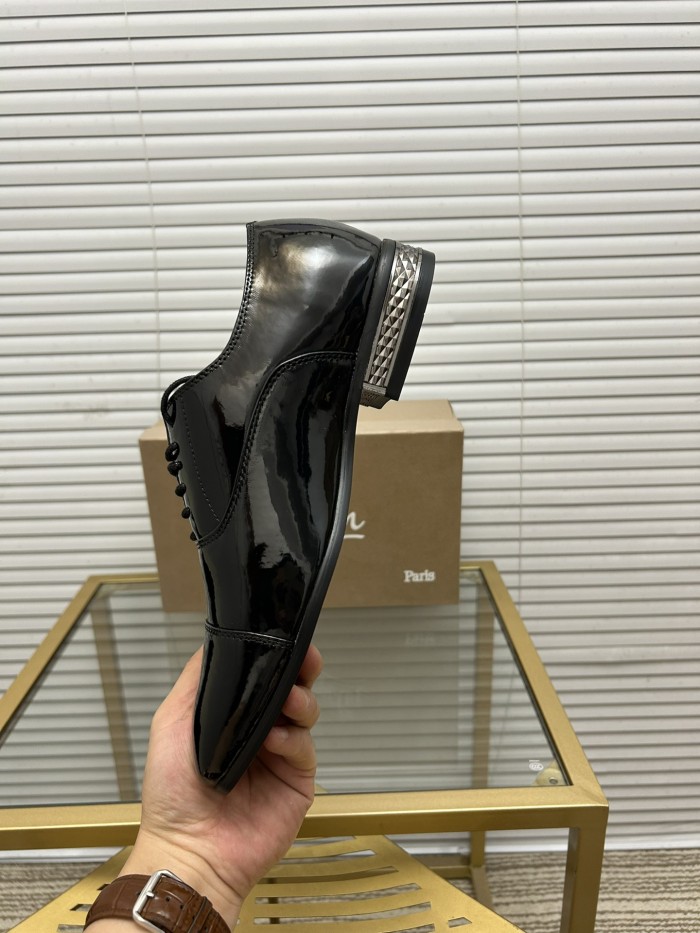 Christian Louboutin 038 Casual shoes HL003