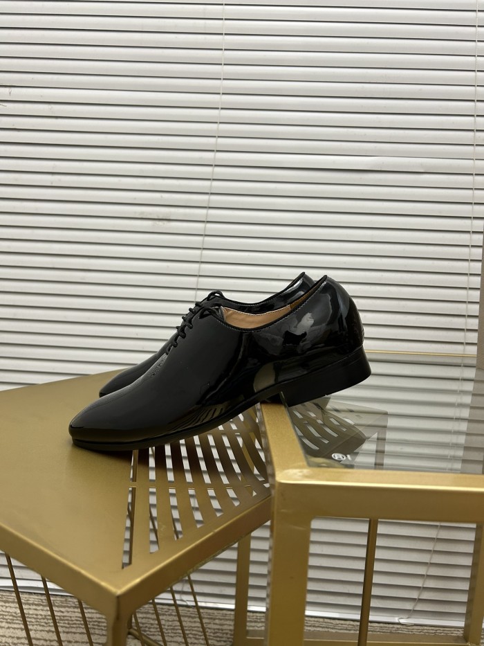 Christian Louboutin 039 Casual shoes HL003
