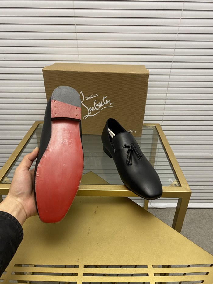Christian Louboutin 042 Casual shoes HL003
