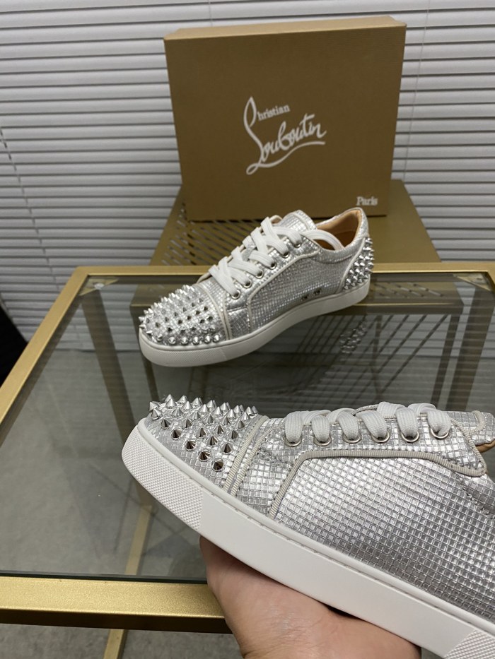 Christian Louboutin 024 Casual shoes HL003