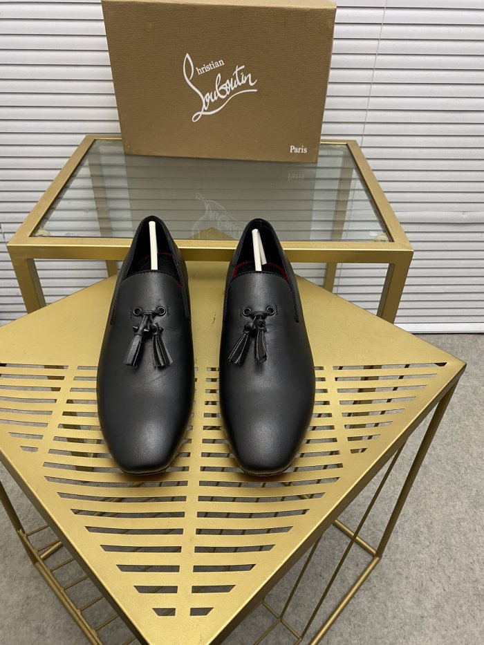 Christian Louboutin 042 Casual shoes HL003
