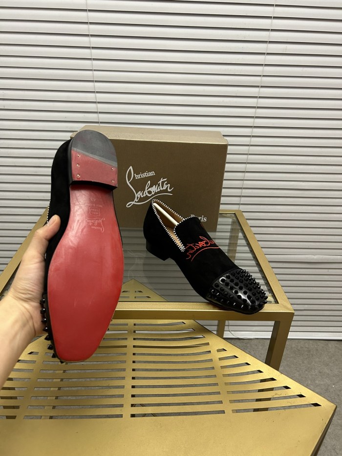 Christian Louboutin 060 Casual shoes HL003