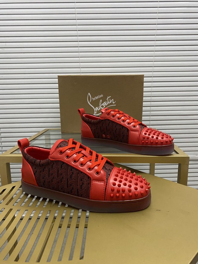 Christian Louboutin 028 Casual shoes HL003