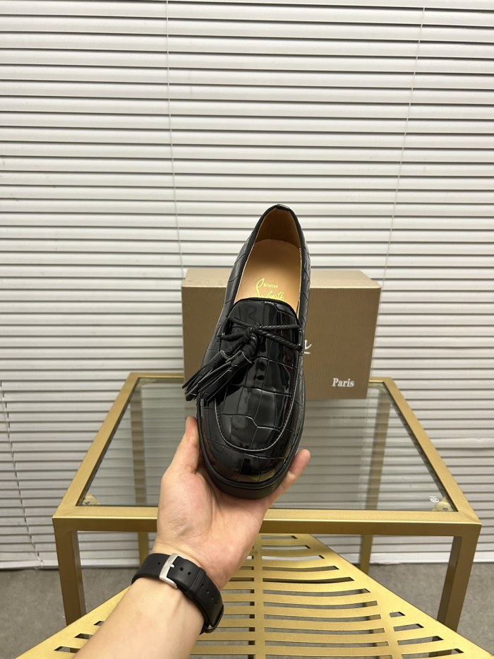Christian Louboutin 046 Casual shoes HL003