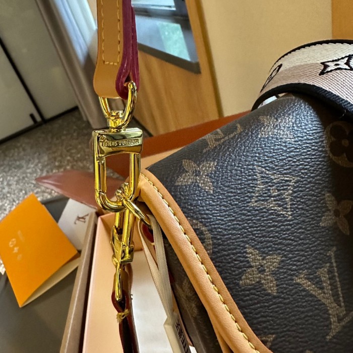 LV Diane Bag 45985 LLS571 24cm