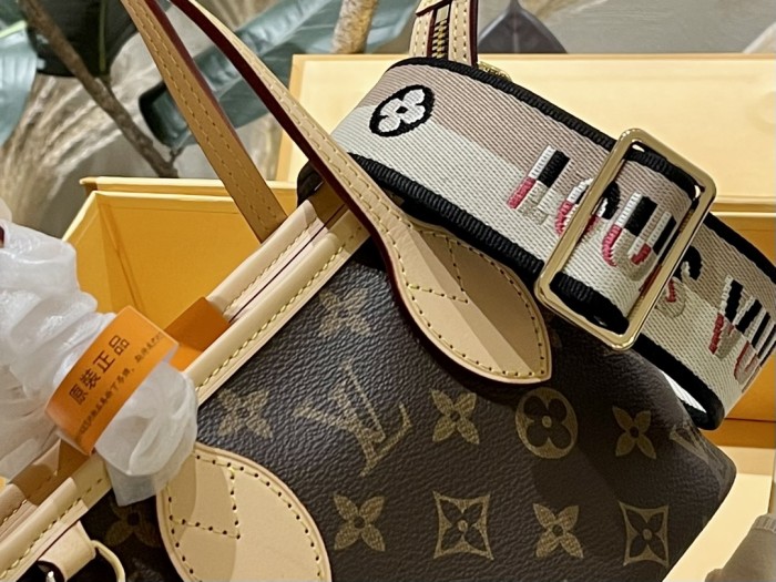 LV Neverfull BB Tote 46705 LLS002 24cm