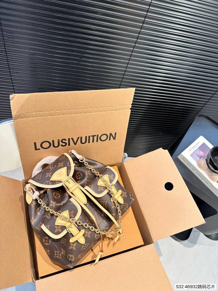 LV Excursion Backpack 46932 LLS522 23cm