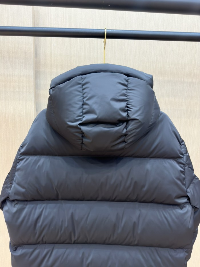 Burberry Down Jacket 001 M087