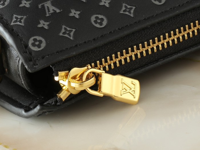 LV Vavin Chain Bag M82232 LM041 21.5cm