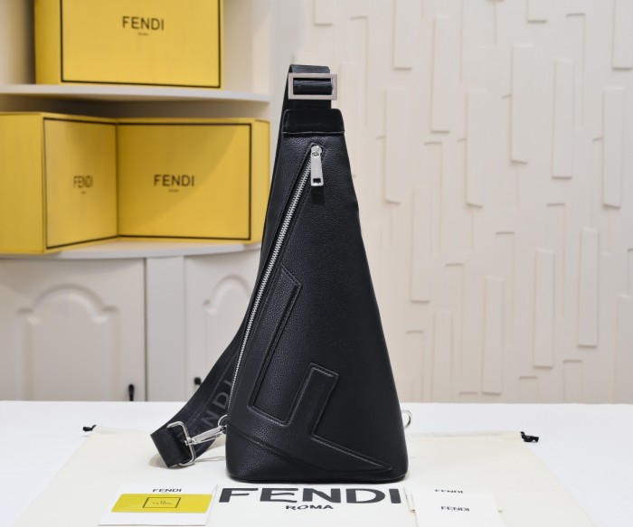 Fendi Shoulder Bag 99030 LM071 18cm