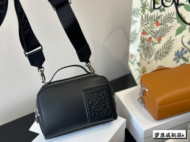 Loewe Shoulder Bag 003 DB081 18cm