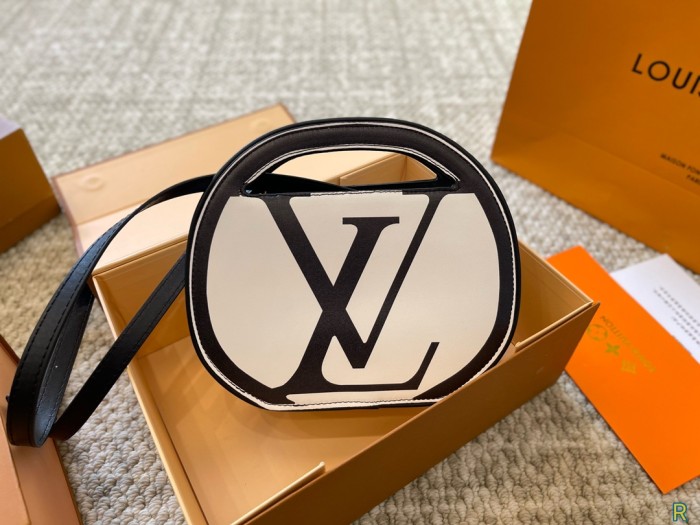 LV Shoulder Bag 040 DB051 22cm