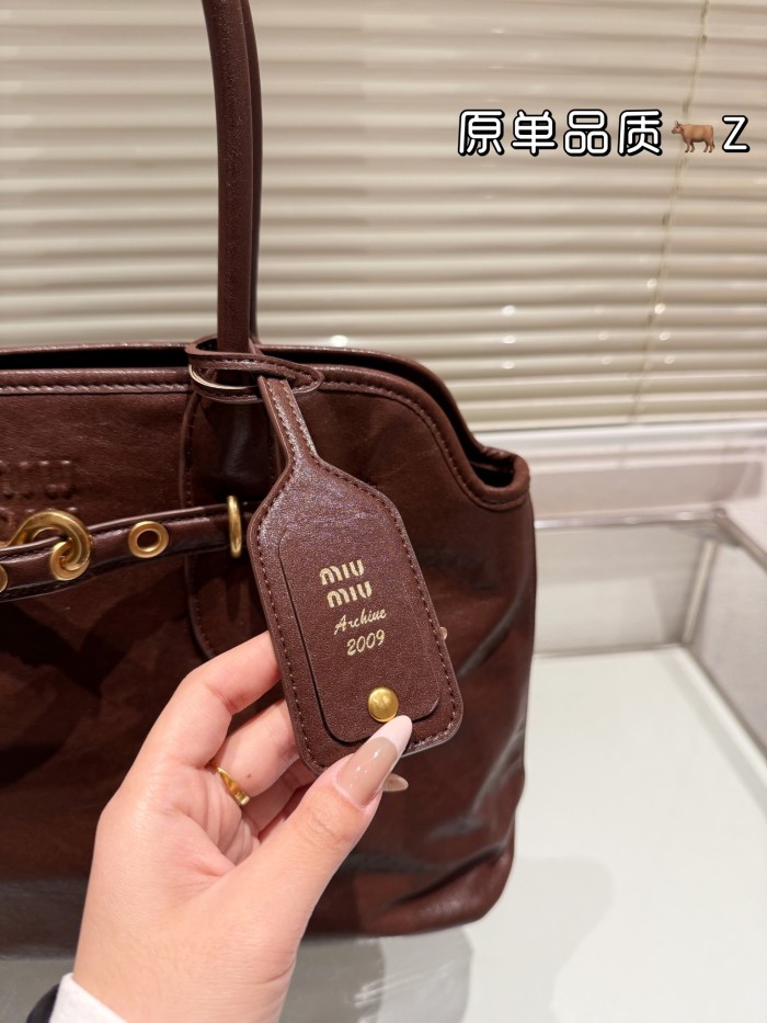 Miu Miu Shell Tote 002 LM091 39cm