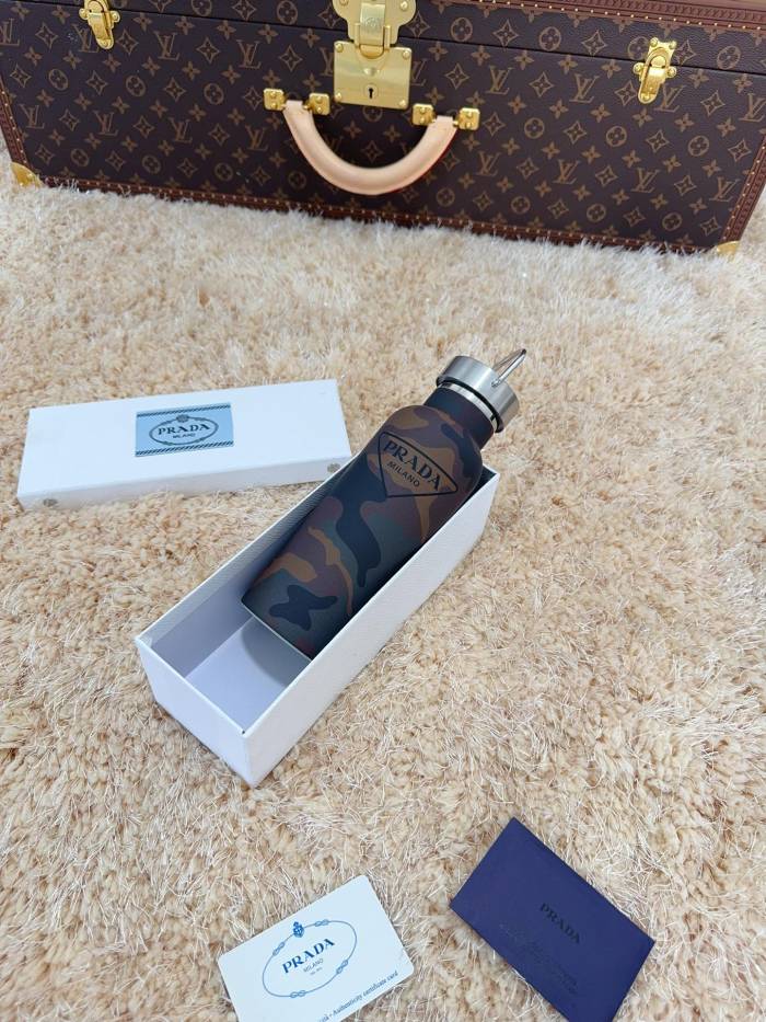 Prada Cup 003