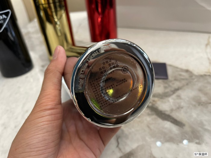 Prada Cup 001