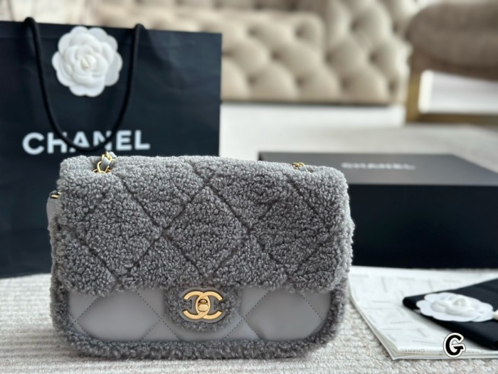 Chanel Classic Flap Bag 025 DB081 25cm