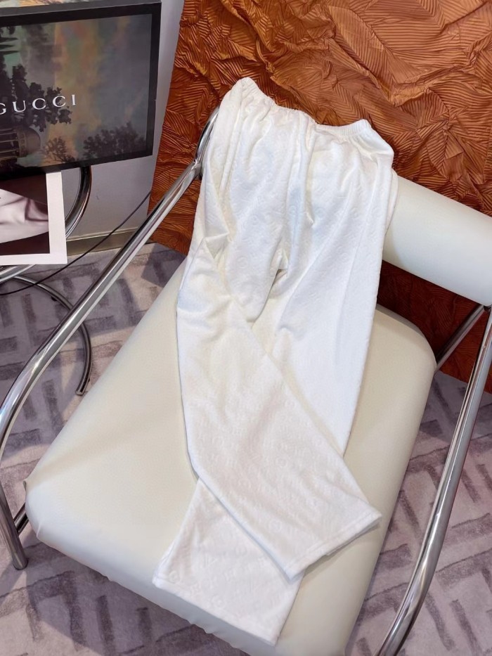 LV Loungewear 004