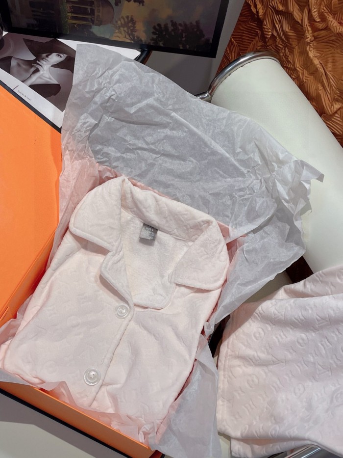 LV Loungewear 005
