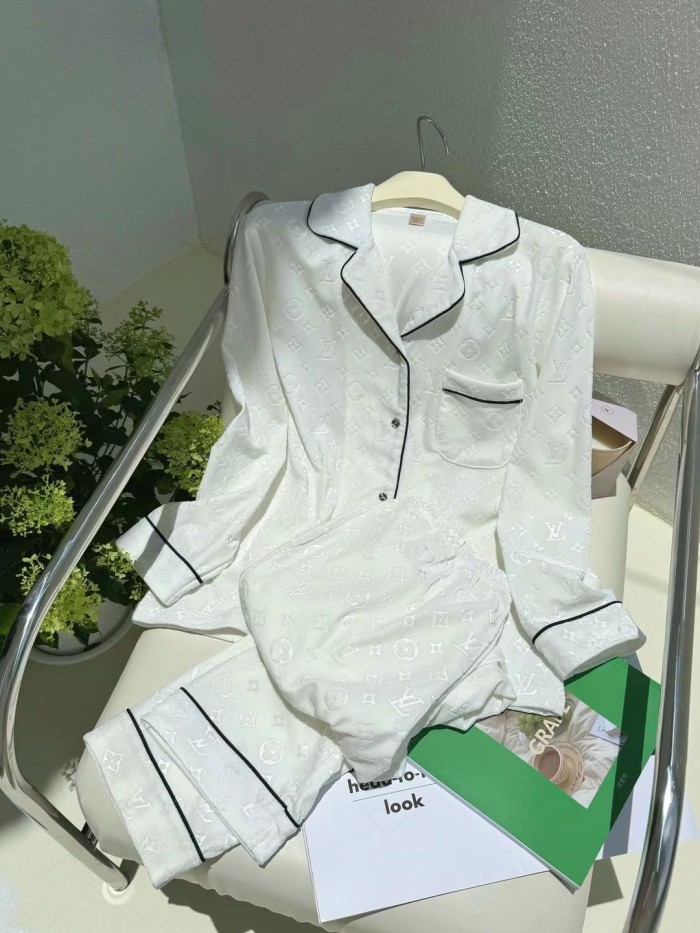 LV Loungewear 006