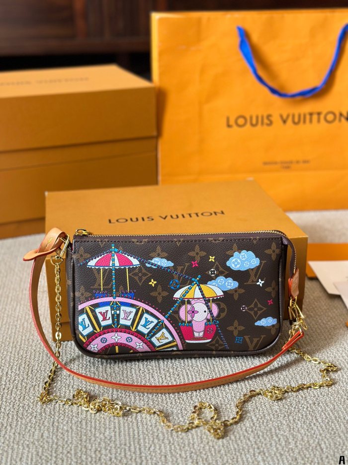 LV Pochette Bag 043 DB021 21cm