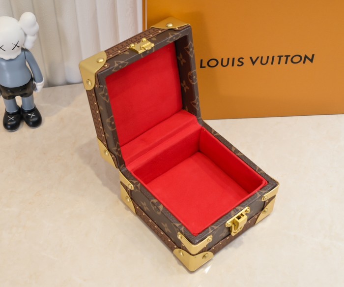LV Pyramid Trunk M10052 LM022062043083 9-21cm