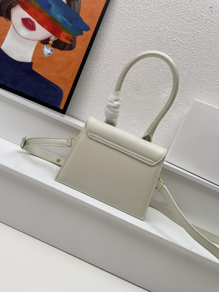 JACQUEMUS Shoulder Bag 666 LM031 17cm
