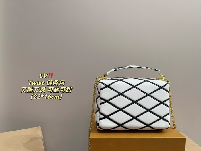 LV Twist Bag 045 DB581 22cm