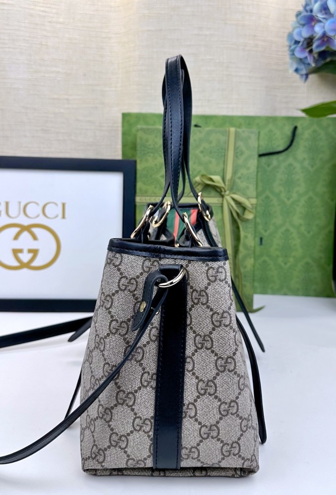 Gucci Emblem Tote 815214 LM061 31cm