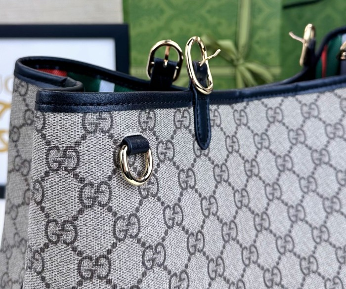 Gucci Emblem Tote 815213 LM071 38cm