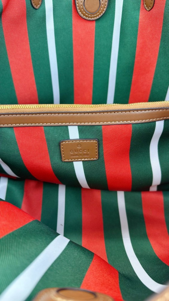 Gucci Emblem Tote 815213 LM071 38cm