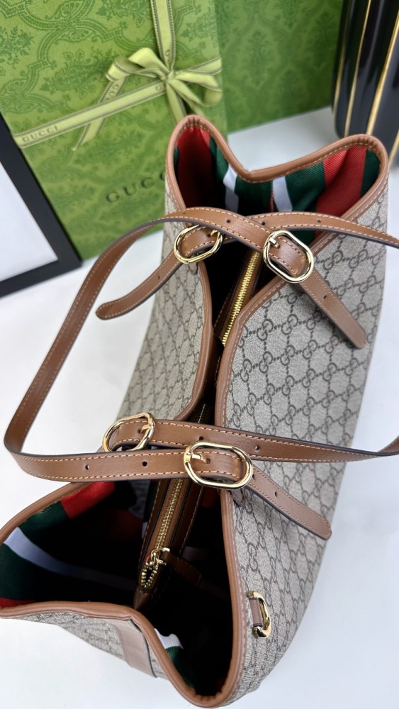 Gucci Emblem Tote 815213 LM071 38cm