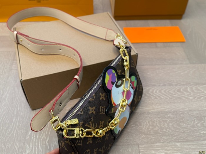 LV Pochette Accessories Bag 049 DB041 26cm