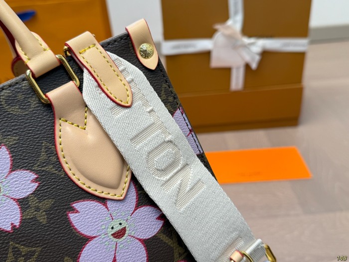 LV Onthego Bag 052 DB551 25cm
