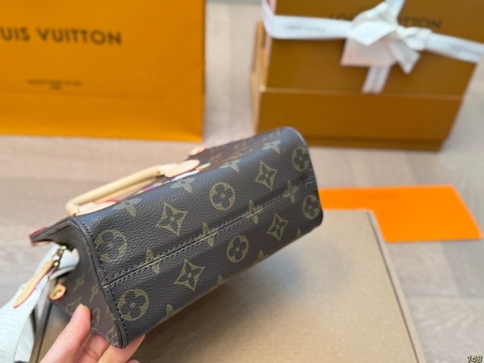 LV Onthego Bag 048 DB051 18cm