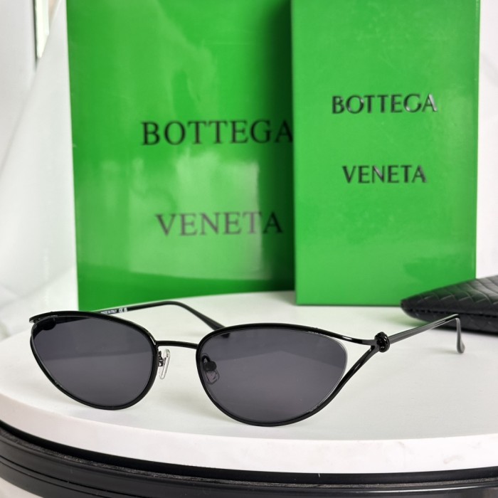 Bottega Veneta Sunglasses BV1330S SM061