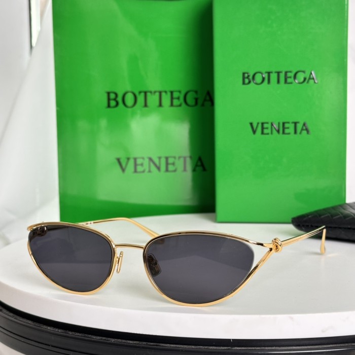 Bottega Veneta Sunglasses BV1330S SM061