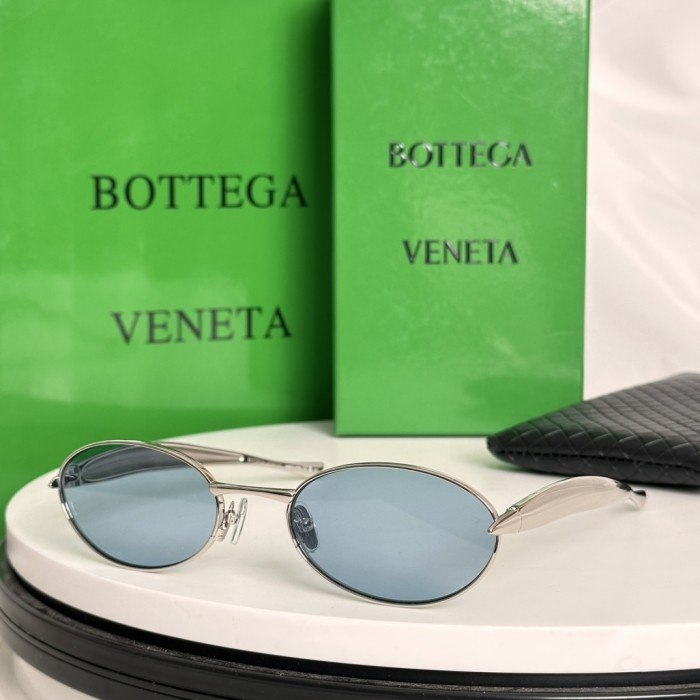Bottega Veneta Sunglasses BV1386S SM061