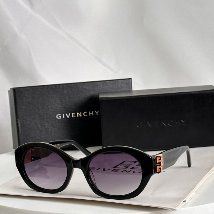 Givenchy Sunglasses GV60013U SM051