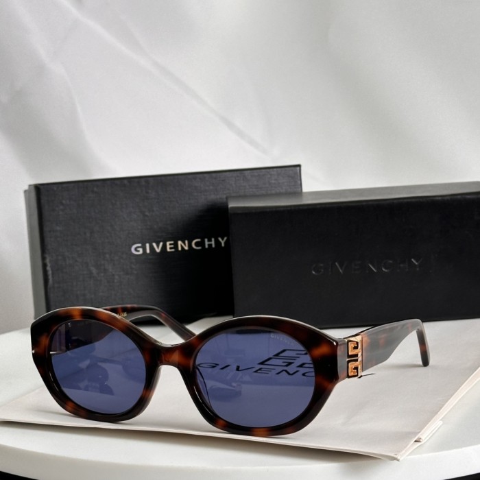 Givenchy Sunglasses GV60013U SM051