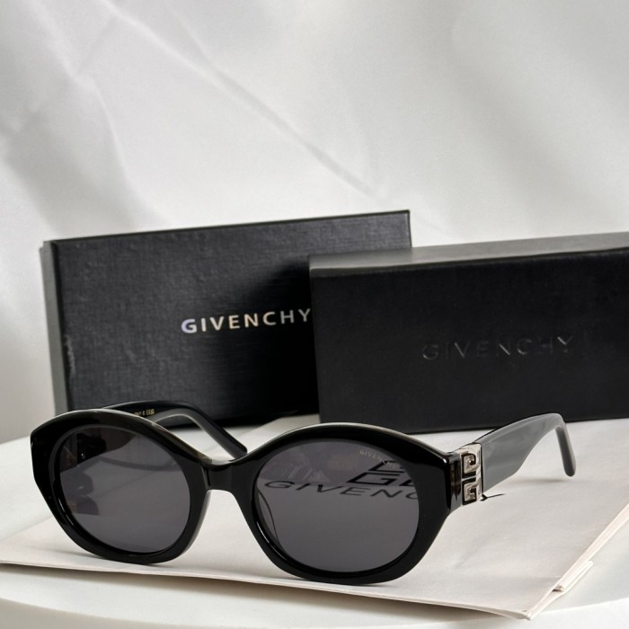Givenchy Sunglasses GV60013U SM051