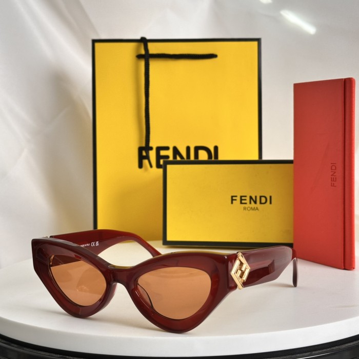 Fendi Sunglasses FE40146l SM051