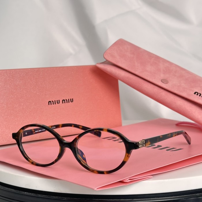Miu Miu Sunglasses SMU04Z SM011