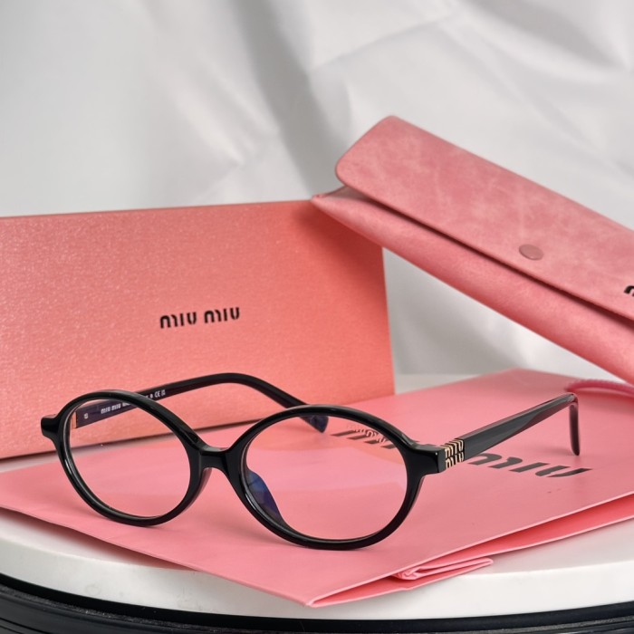 Miu Miu Sunglasses SMU04Z SM011