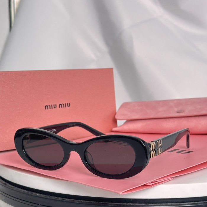 Miu Miu Sunglasses SMU06ZS SM021
