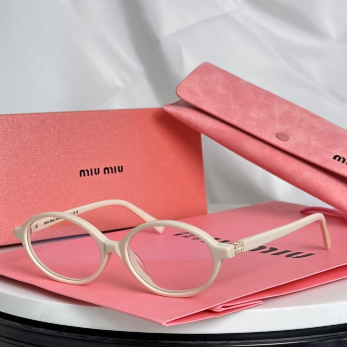 Miu Miu Sunglasses SMU04Z SM011