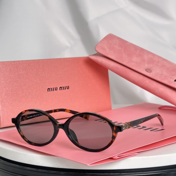 Miu Miu Sunglasses SMU04Z SM011