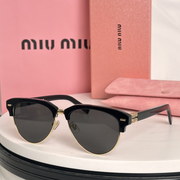 Miu Miu Sunglasses SMU09ZS SM021