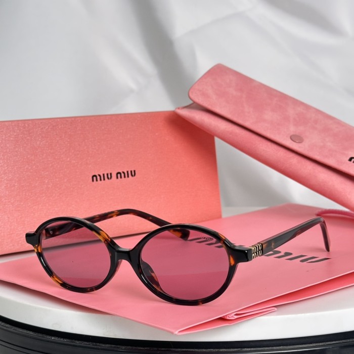 Miu Miu Sunglasses SMU04Z SM011