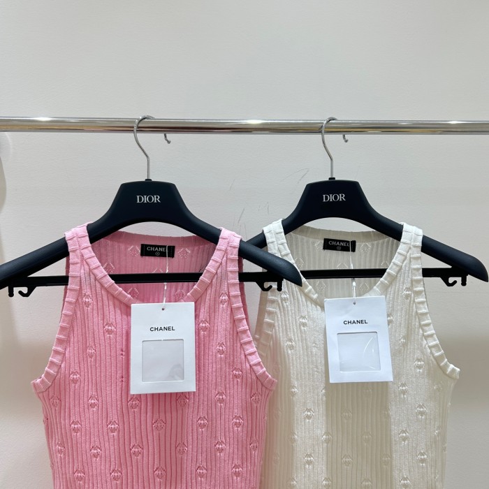 Chanel Ladieswear 001