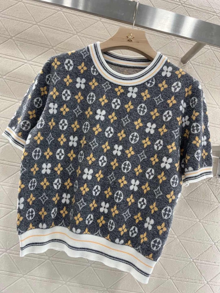 LV Ladieswear 001